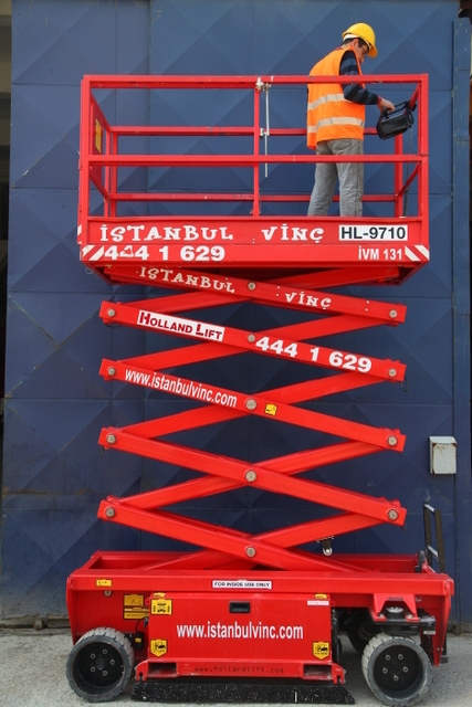12 Metre Elektrikli Makaslı Platformlar