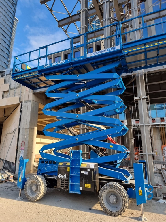 🏗️ 18 Metre Dizel Makaslı Platform