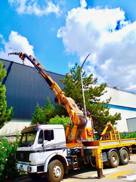 Kombassan Acar 32 Ton Çift Kırma Vinç 