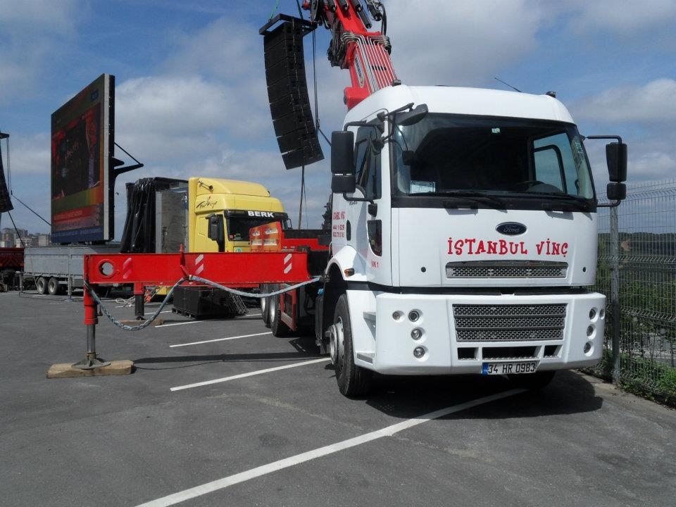 Hidrokon 30 Ton Knuckle Boom Crane